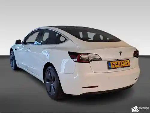 Tesla Model 3 Standard Range Plus 2020