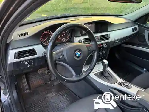 BMW 318i Touring 2009