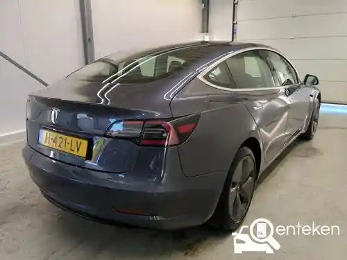 Tesla Model 3 Standard Range Plus 2020