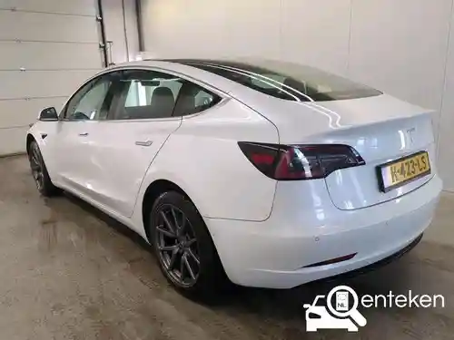 Tesla Model 3 Standard Range Plus 2020