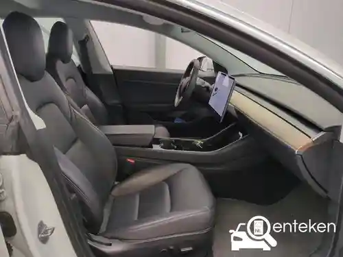 Tesla Model 3 Standard Range Plus 2020