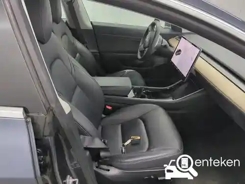 Tesla Model 3 Standard Range Plus 2020