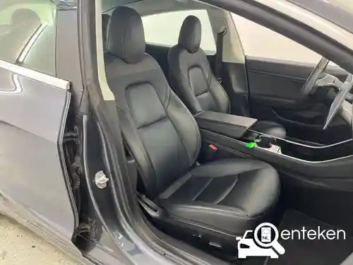 Tesla Model 3 Standard Range Plus 2020