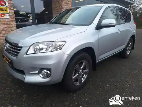 Toyota RAV4 2.0 2012