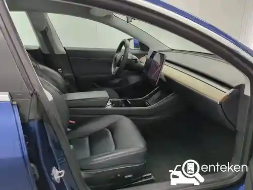 Tesla Model 3 Standard Range Plus 2020
