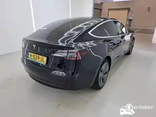 Tesla Model 3 Standard Range Plus 2020