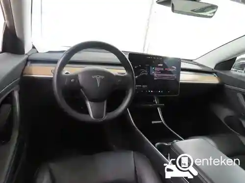 Tesla Model 3 Standard Range Plus 2020