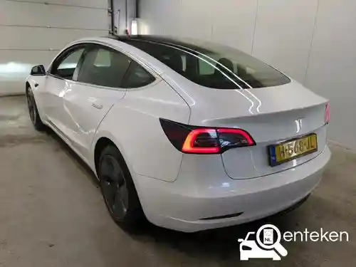 Tesla Model 3 Standard Range Plus 2020