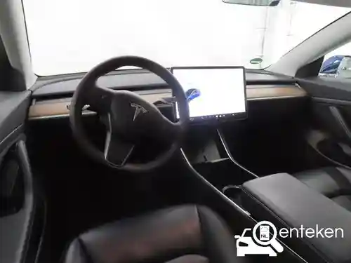 Tesla Model 3 Standard Range Plus 2020