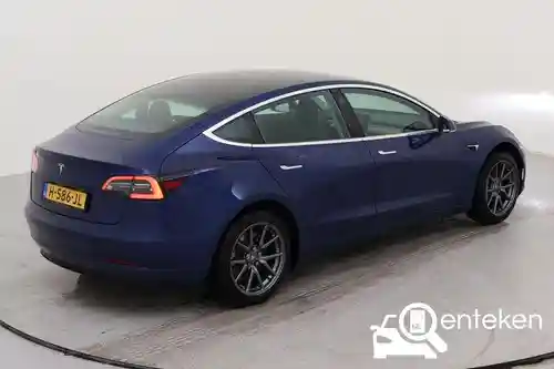 Tesla Model 3 Standard Range Plus 2020