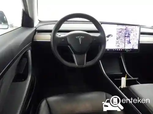 Tesla Model 3 Standard Range Plus 2020