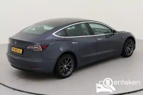 Tesla Model 3 Standard Range Plus 2020