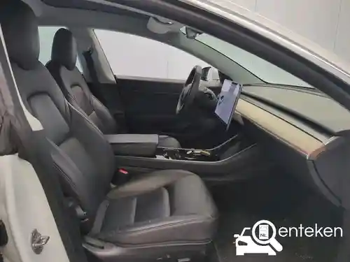 Tesla Model 3 Standard Range Plus 2020