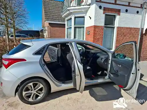 Hyundai i30 1.6 CRDi blue 2016