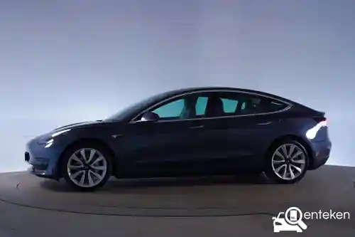 Tesla Model 3 Standard Range Plus 2020