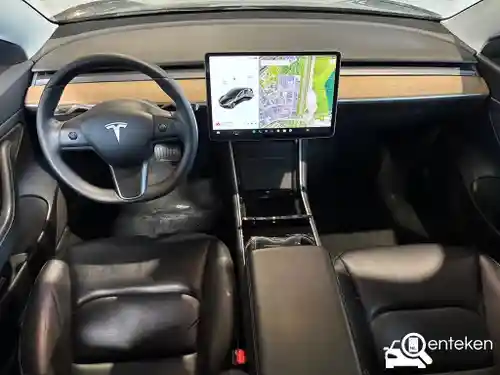 Tesla Model 3 Standard Range Plus 2020