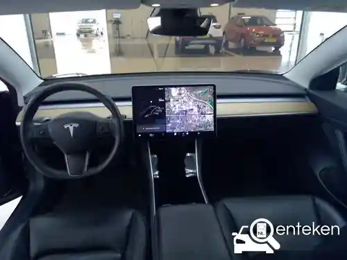 Tesla Model 3 Standard Range Plus 2020