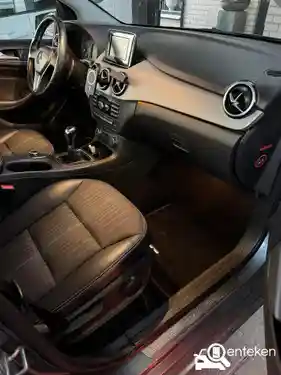 Mercedes-Benz B 180 2012