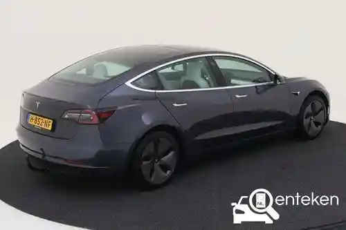 Tesla Model 3 Standard Range Plus 2020