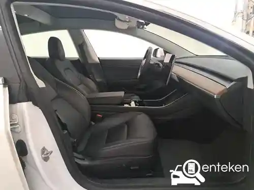 Tesla Model 3 Standard Range Plus 2020