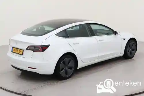 Tesla Model 3 Standard Range Plus 2020
