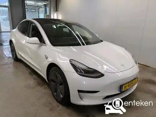 Tesla Model 3 Standard Range Plus 2020