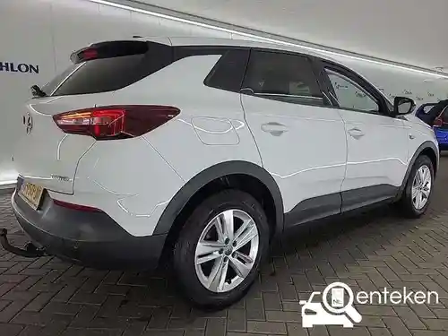 Opel Grandland X 1.2 DI Turbo 2020