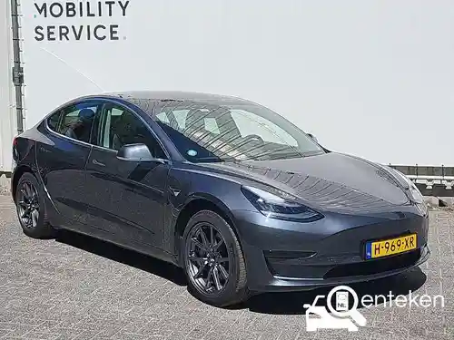 Tesla Model 3 Standard Range Plus 2020