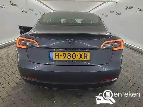 Tesla Model 3 Standard Range Plus 2020