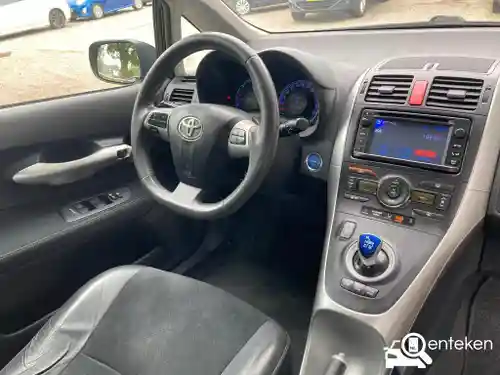 Toyota Auris 1.8 Hybrid 2012