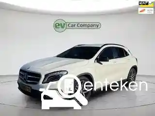 Mercedes-Benz GLA 180 2015