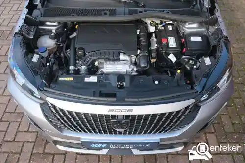Peugeot 2008 1.2 PureTech 130 2024