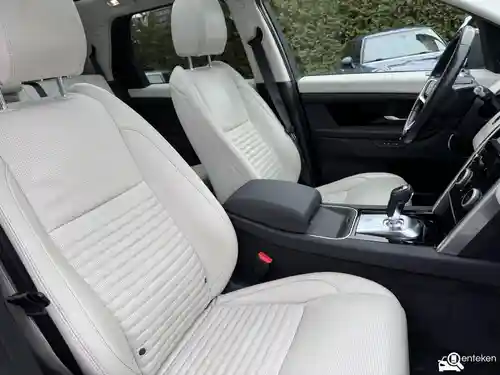 Land Rover Discovery Sport P300e 2021