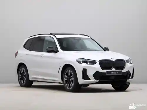 BMW iX3 2025