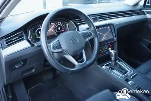 VW Passat Variant GTE 2021