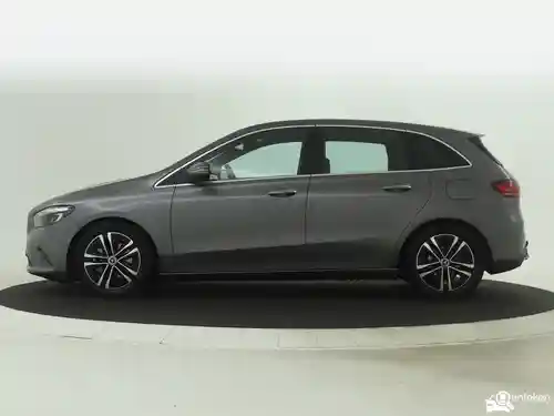 Mercedes-Benz B 180 2025