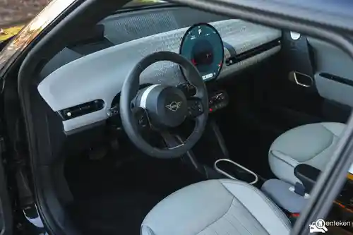 MINI Cooper John Cooper Works Electric 2025