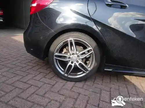 Mercedes-Benz B 180 2015