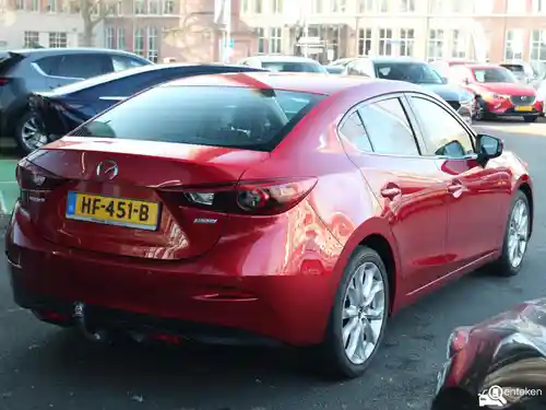 Mazda 3 SKYACTIV-G 120 2015