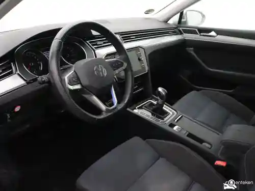 VW Passat Variant GTE 2022