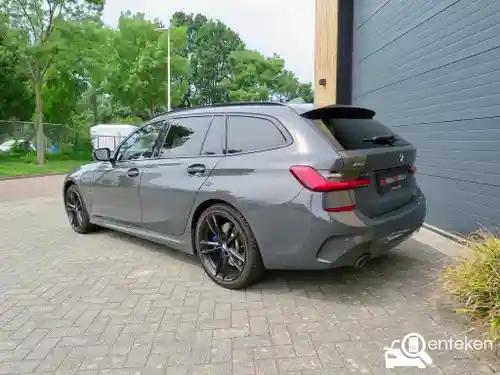 BMW 330e Touring 2021