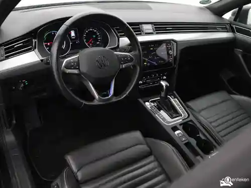 VW Passat Variant GTE 2021