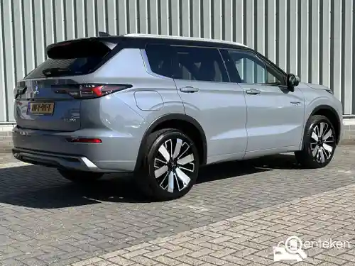 Mitsubishi Outlander 2.4 Plug-In Hybrid 2025