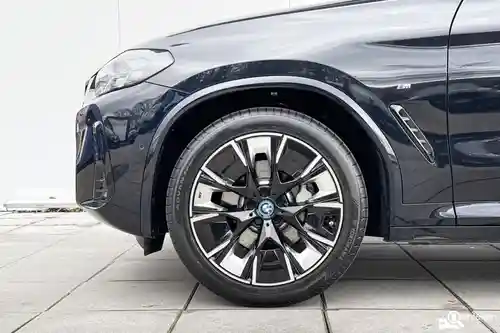 BMW iX3 2024