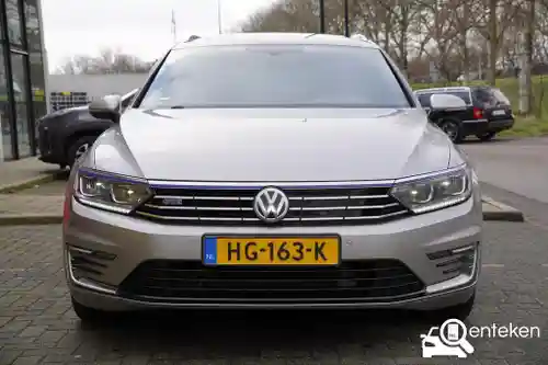 VW Passat Variant GTE 2015