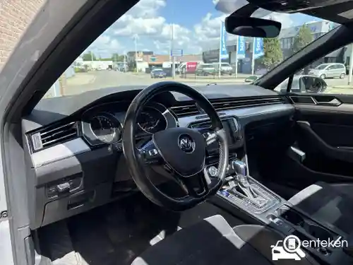 VW Passat Variant GTE 2015