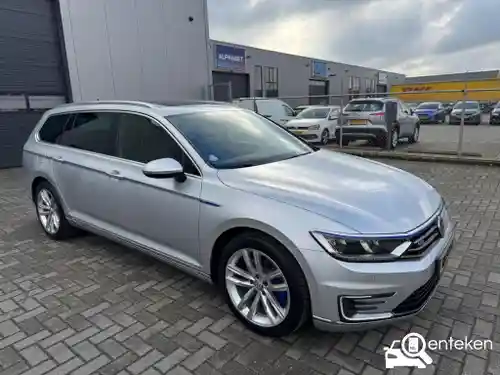 VW Passat Variant GTE 2015
