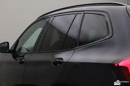 BMW iX3 2025