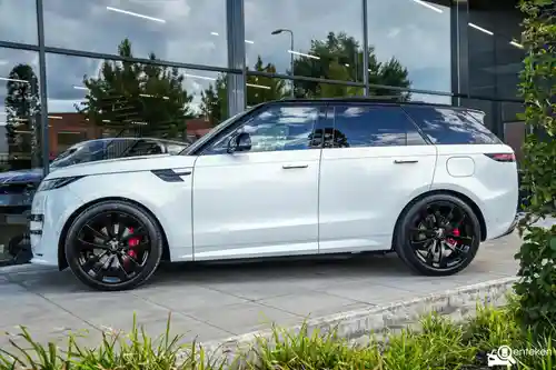 Land Rover Range Rover Sport P460e 2025