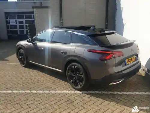 Citroen C5 X Hybrid 225  2025